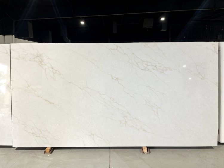 Montclair Gold Quartz 3cm 127x 64